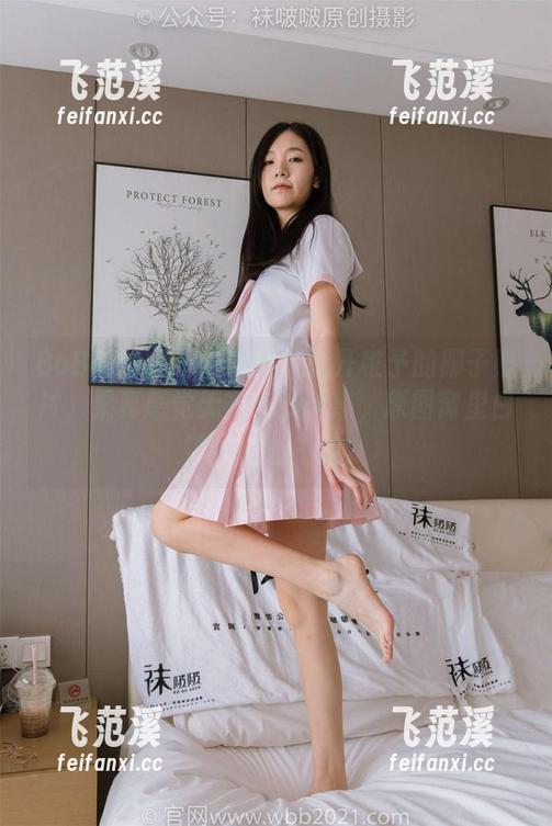 BoBoSocks袜啵啵-稚予 BoBoSocks袜啵啵 - 打开稚予的椰子照片,果真感觉无圣光的诱惑,原图窝里白了,人心不足?