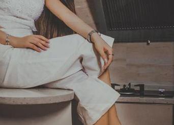 GIRLT果团网 - 萌神妹妹的红裙写真,突然冒出个小仙女,真是被意外惊艳到了,图包快来啊!