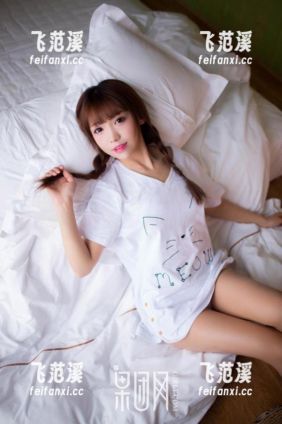 GIRLT果团网 - 纯白？定制写真，难道“酸酱兔”想让我更仔细地捕捉到点滴吗？