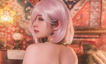 Hatori Sama的全套真不好说，一之濑明日菜的图集我先收着，慢慢品味（憋说话，贵在静默）。