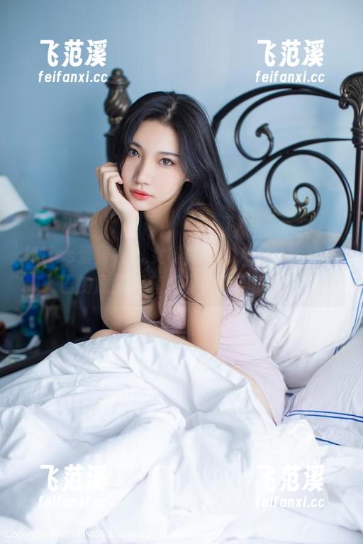 IMiss爱蜜社-Angela小热巴 IMiss爱蜜社 - 女神降临!Angela小热巴的原图和套图有种克制的诱惑