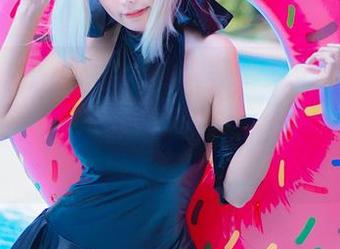 Kitkat Cosplay的最新图集：论阿尔托莉雅Alter泳装和一小撮不合适的沙滩气氛