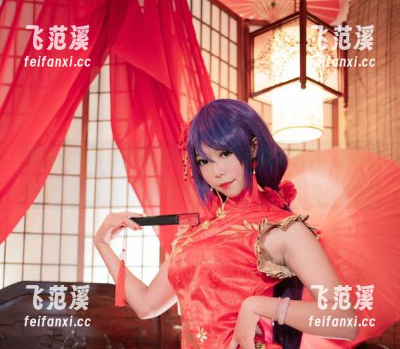 Money冷冷的新尝试：巫女造型的美图，确实出乎意料呢。