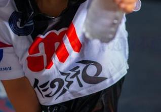 Umeko J的吊带合集:你还敢不敢再看一眼?