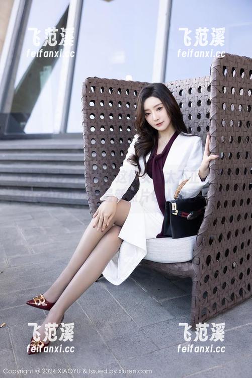 XIAOYU语画界 - 这修女也太不正经了？Angela小热巴最新照片让人欲罢不能！