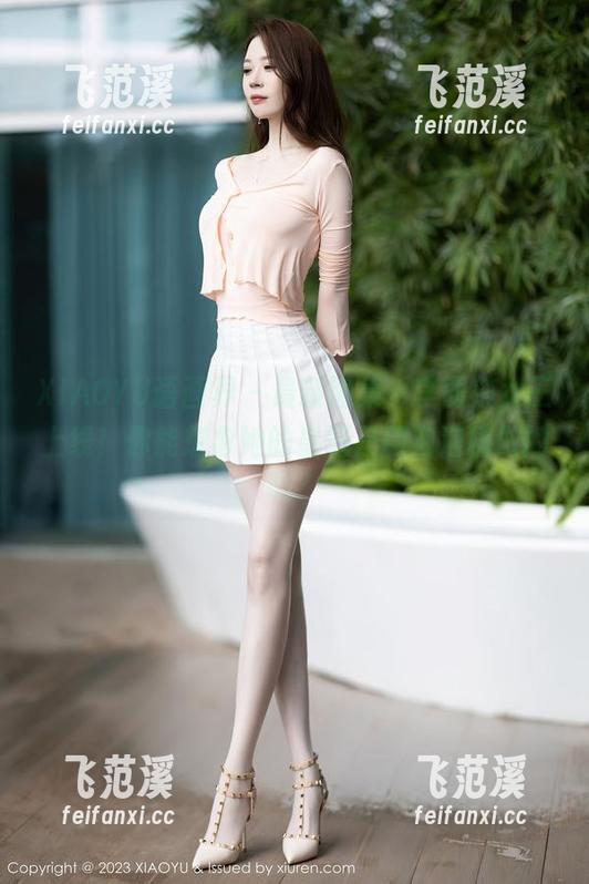 XIAOYU语画界 - 最新图集，李丽莎女王上线！你能想象她的皇冠是用泡泡糖做的吗？