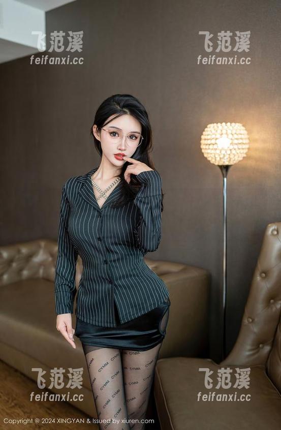 XINGYAN星颜社 - 李若汐ci打卡海边，图集里藏着小浪花的跳跃吗？