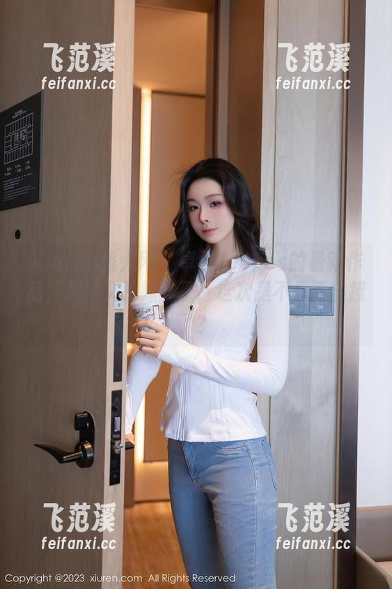 Xiuren秀人网 - 卓君Jeanes的最新作品，居然又拍妹妹了，这次是不是更会撩了？