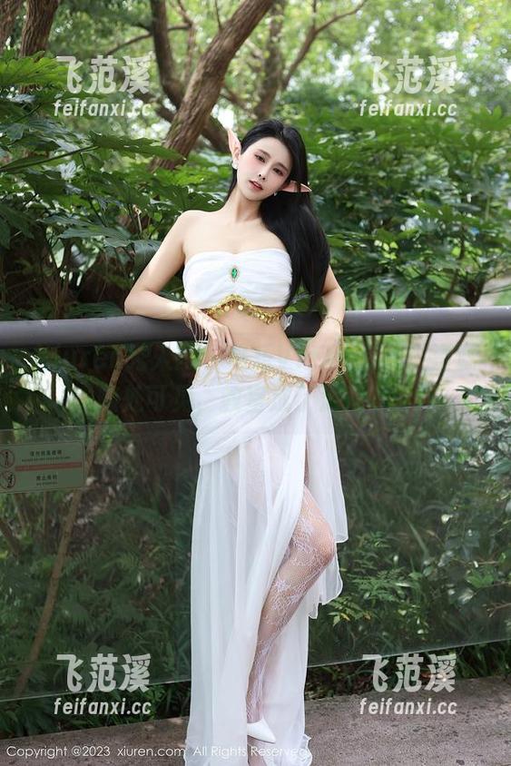 Xiuren秀人网 - 可乐Vicky在线！资源随处可见，教室成了游戏厅？