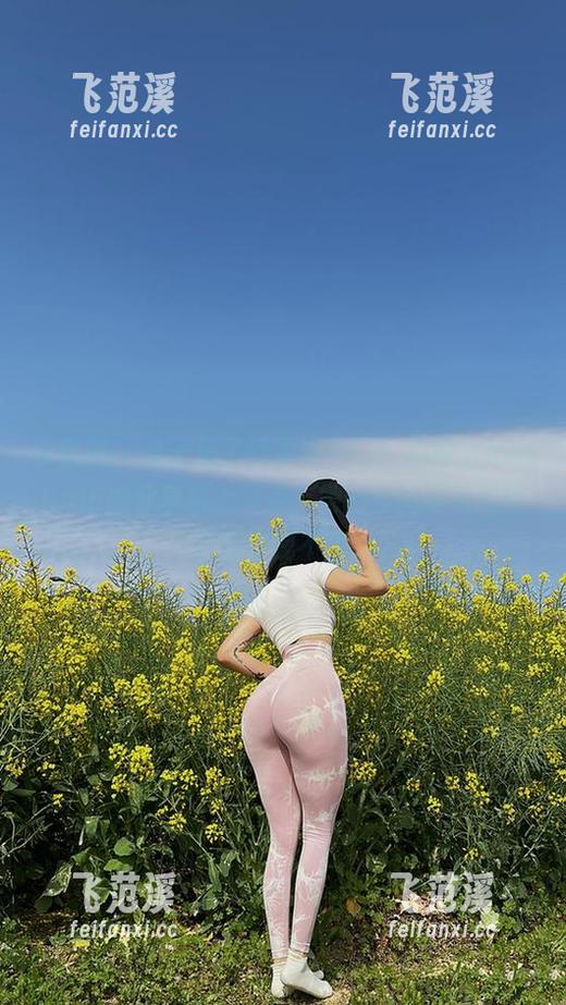 俏妞qiaoniu66 微密圈 - 兔子见了都要捧心口!俏妞qiaoniu66的分享马上要来,她的套图连毛绒玩具都自愧不如。