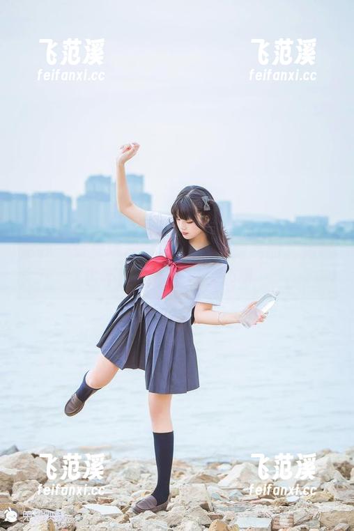 给我一张兔玩映画的95式制服美图，免费也不能止步于口水战呀～