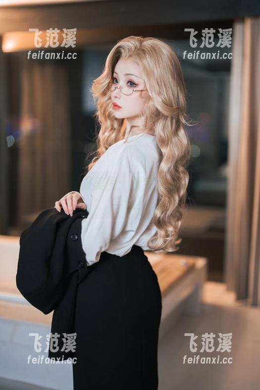 凉凉子的制服美图：看完大家别抢着去上学哦！