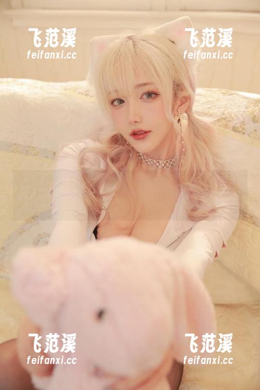 啾小妍穿套装的那一刻，所有人都安静了…只留下美图的尖叫！