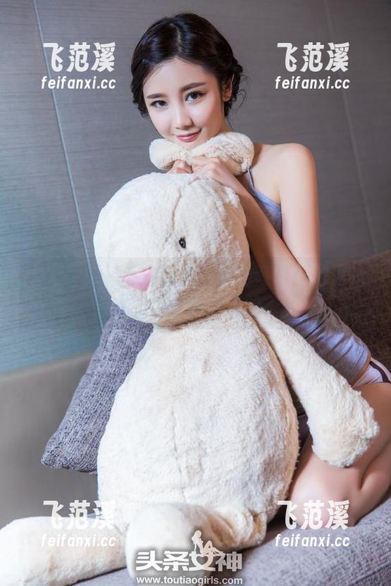 头条女神 - 乔安的全套护士写真：想当病人的柜台露营者吗？