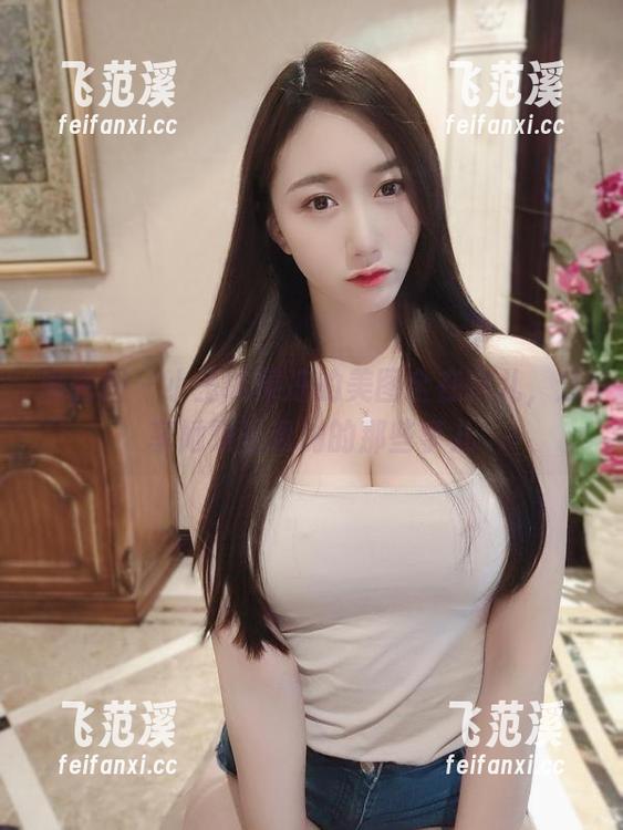 微密圈 - 小玉吃果冻的美图全在这儿，分享她跟圣诞树的那些事儿