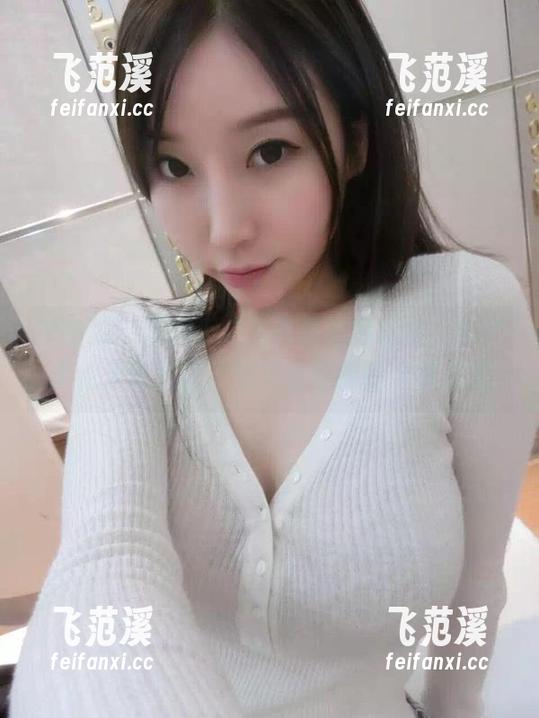 微密圈 - 跟随小芯酱高跟鞋的步伐，图片里似梦般迷离，原图唤醒我的穿搭灵感
