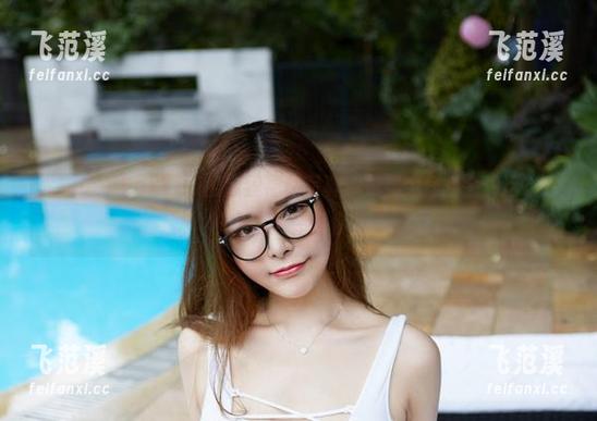 尤物馆 - FoxYini孟狐狸福利写真：如果牛仔裤会说话，它会怎么评价你？