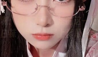 高清福利:看看布丁大法的这一双透纱蕾丝白袜,别说,穿上真是可爱!