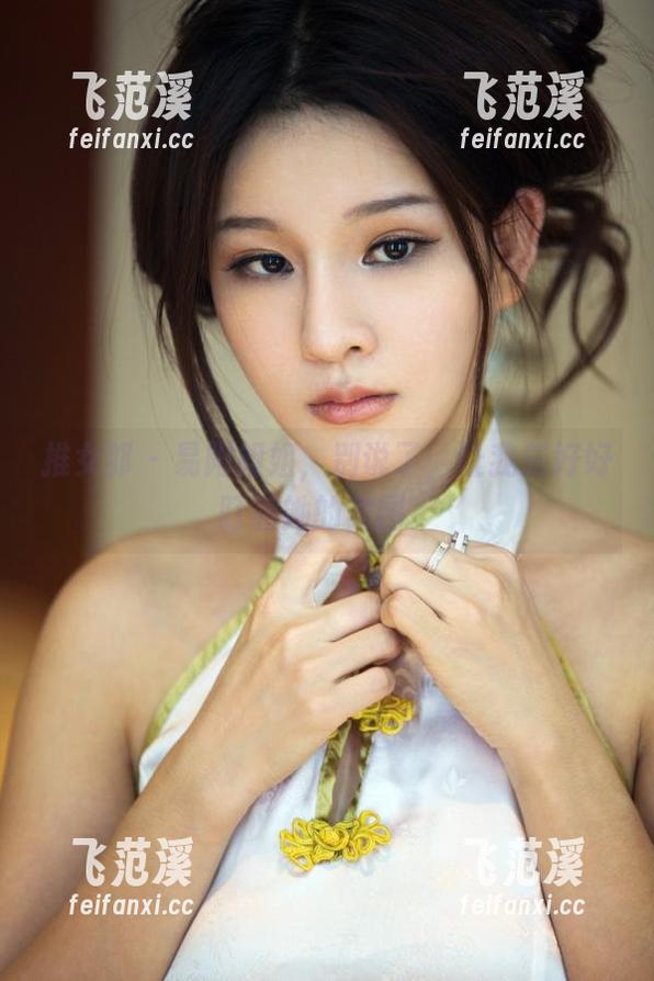 推女郎 - 易阳姐姐，别说了，让我先好好盯着她的美图。