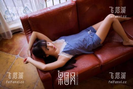 果团网 - 黄歆苑高清作品集：吊带也能把你治愈到想哭的那种程度！