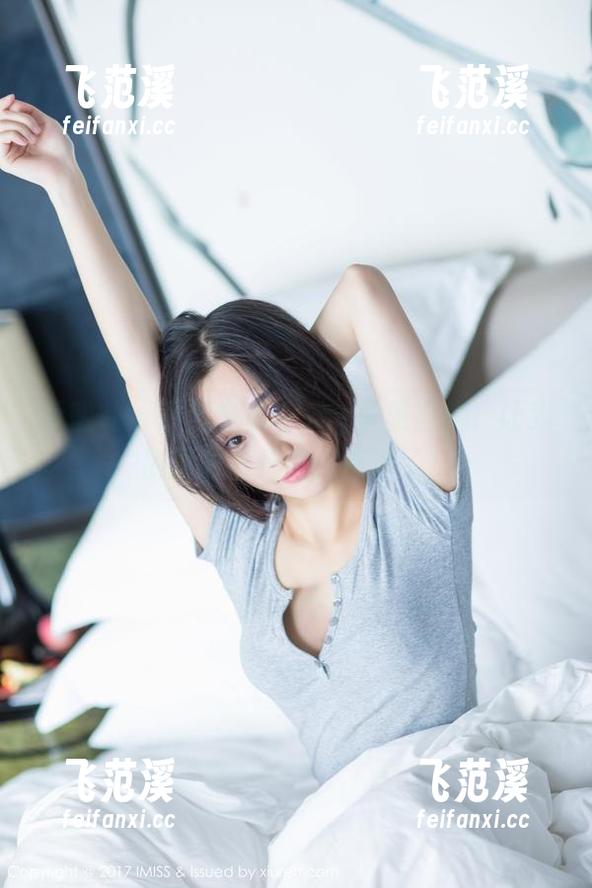 爱蜜社 - 下载全套Abby李雅自拍，让我侧面思考是否太痴迷了！