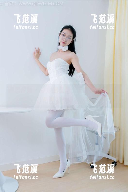 物恋传媒-婷婷 物恋传媒 - 婷婷的美图,证明了套装也能让墙面都变得有品位
