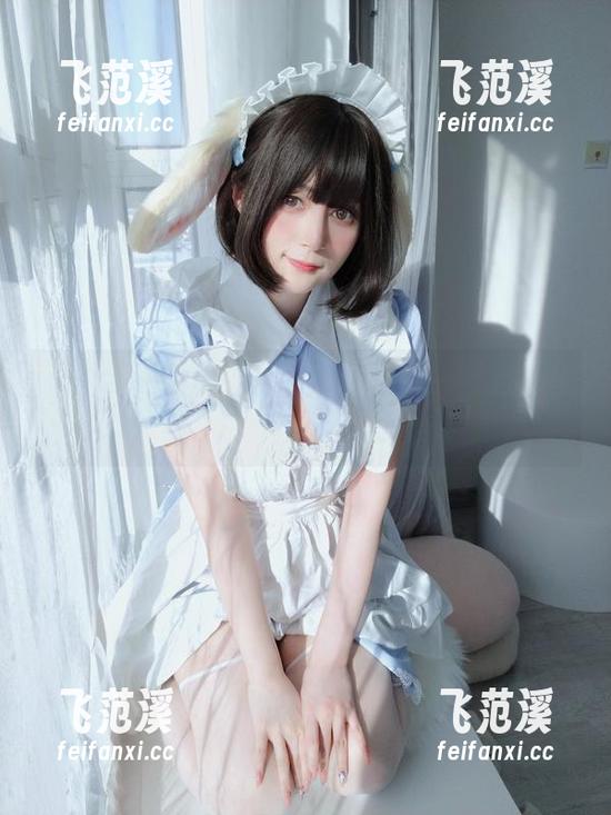 白银81 从白银81的灰丝写真上,分享一丝丝不拘一格的感觉。