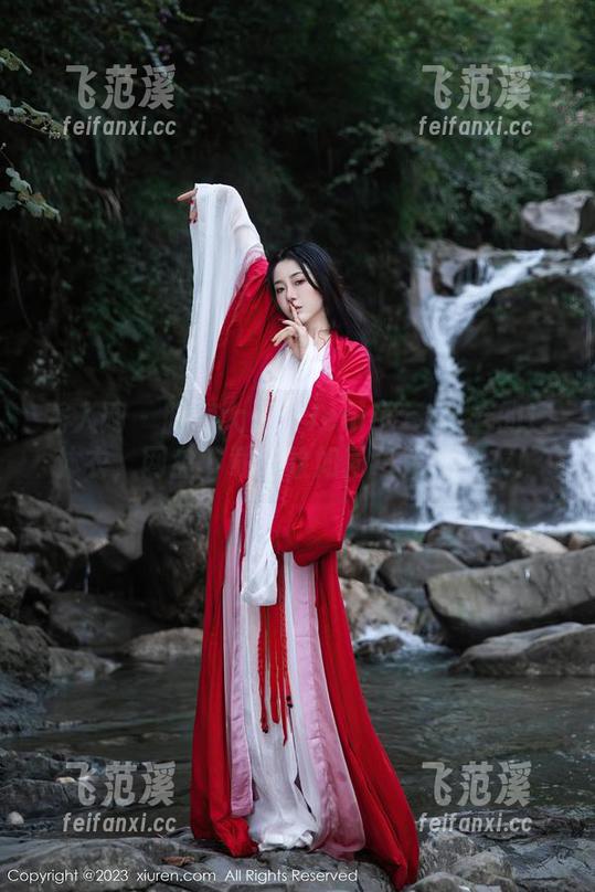秀人网-Jennifer小若 秀人网 - 脑洞大开:Jennifer小若的连体衣,网盘下载体验如同巧克力外衣!