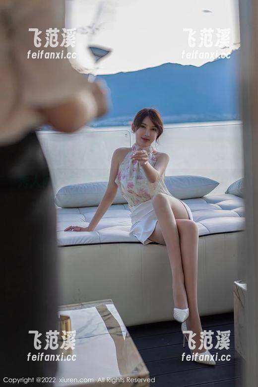 秀人网-余贝拉bella 秀人网 - 高难度的诱惑:余贝拉bella的网袜作品,让人想直白一些。
