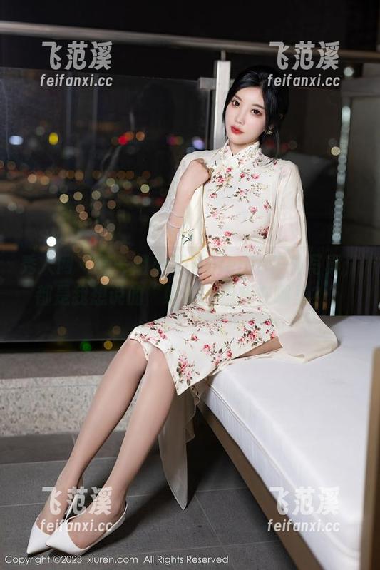 秀人网 - 每一组小薯条nienie户外写真，都是我想说的“好看，但我在哪里？”