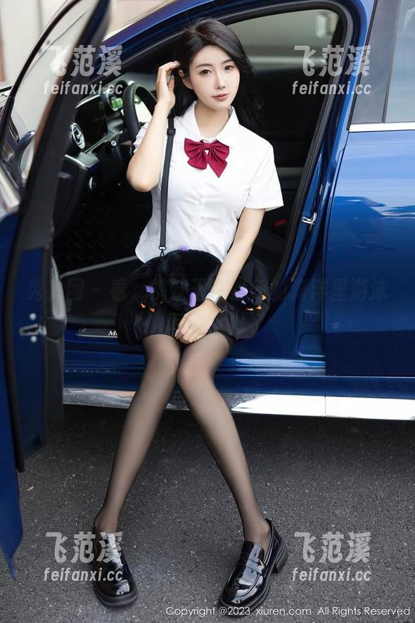 秀人网 - 看，桃妖天在粉色的海洋里游泳，写真太妙了