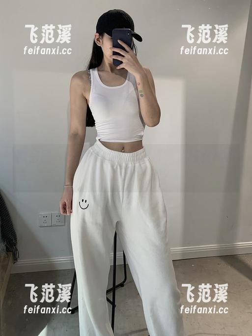 微密圈 - 免费试试！陈佩奇的清纯女高系，谁说只此一家？