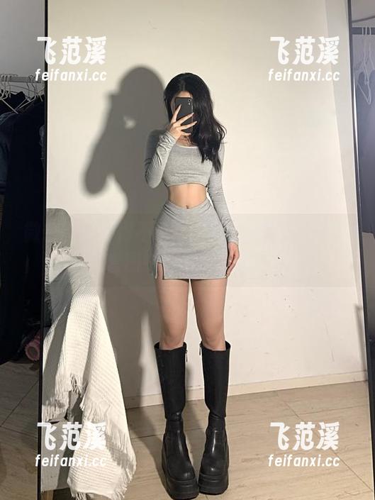 微密圈 - 不得不说，陈佩奇的柳丁白丝；精选套图中透着点“挑逗”。