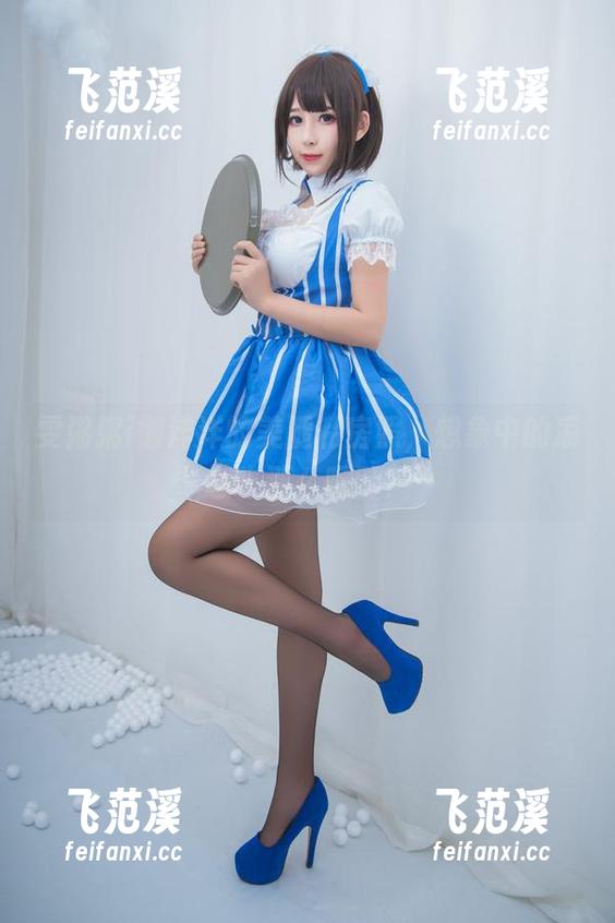 雯粥粥i懒洋洋的美腿私房照，想象中的凉意咋那么吸引？