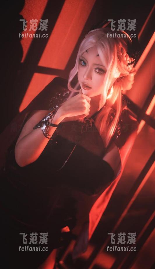 黑龙贯通写真集：女王们的轻松分享与小私密。